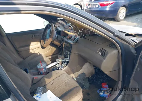 2000 Toyota Camry Le из США, поврежденный, VIN 4T1BG22K8YU990250